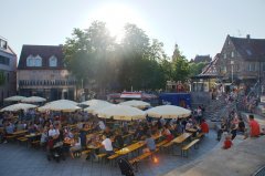 Grossansicht in neuem Fenster: Lange Einkaufsnacht Zirndorf 2022_Marktplatz mit Bühne